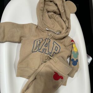 Baby gap Disney collection sweatsuit